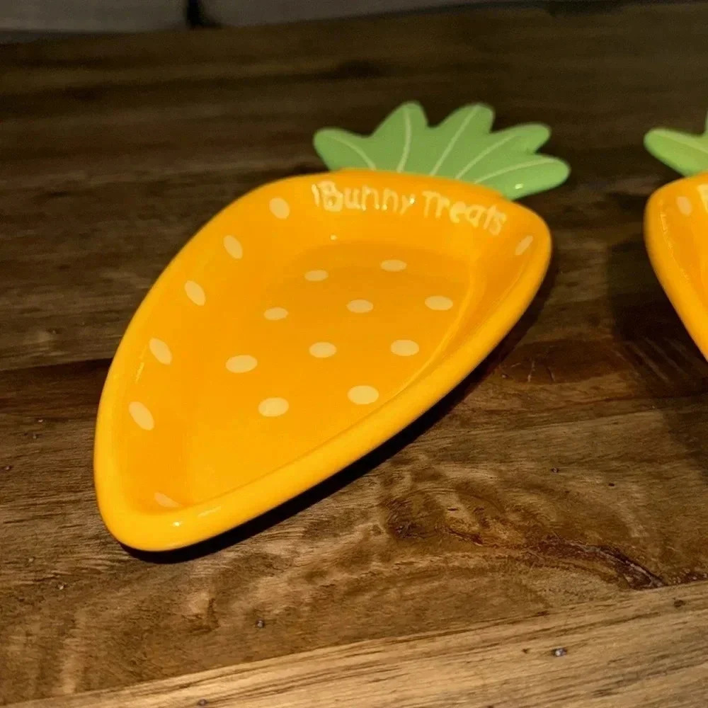 NWT Hallmark 9” Carrot🥕Shaped Orange Tray Seasonal Serveware BUNNY TREATS Easter - Picture 5 of 7